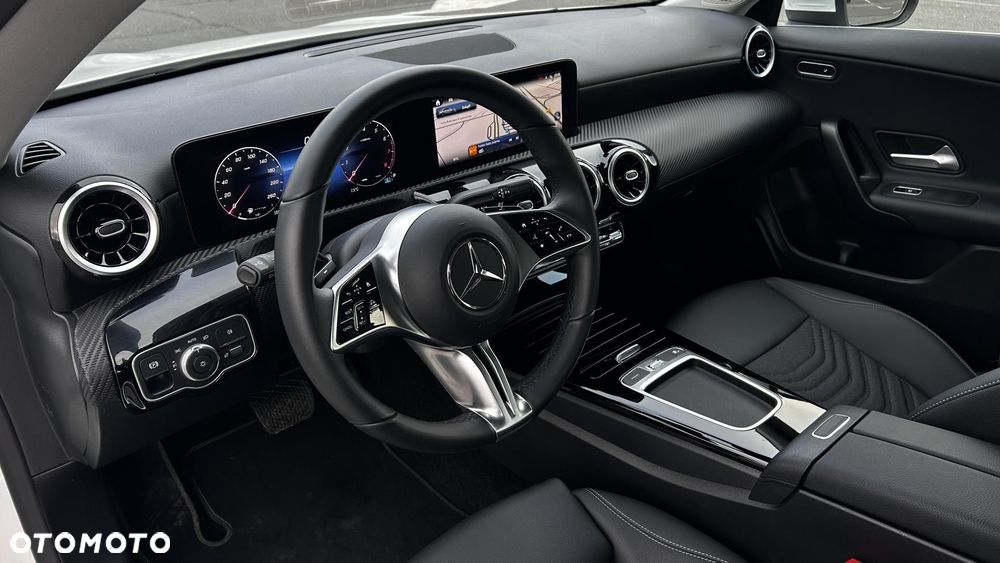 Mercedes-Benz CLA 200 7G-DCT - 11