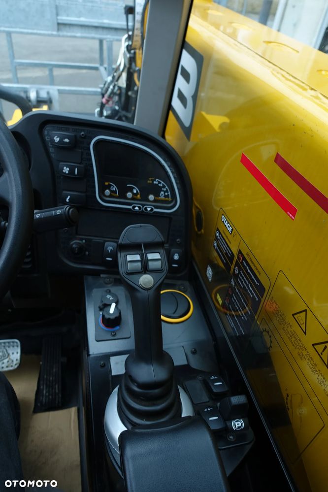 JCB 525-60 AGRI PLUS - 11