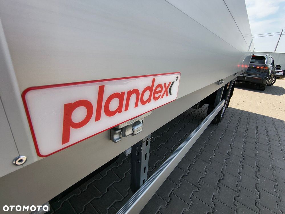 Volkswagen Crafter 2,0 l EURO VI SCR 163 KM / skrzynia biegów: Przedni napęd automatyczna 8-biegowa rozstaw osi: 4490 mm - 20