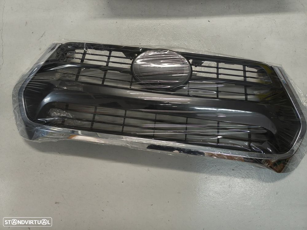 Grelha da frente aro cromado Toyota Hilux 2020- 531000KF90 531120K350 53112-0K350 53100-0KF90 - 1