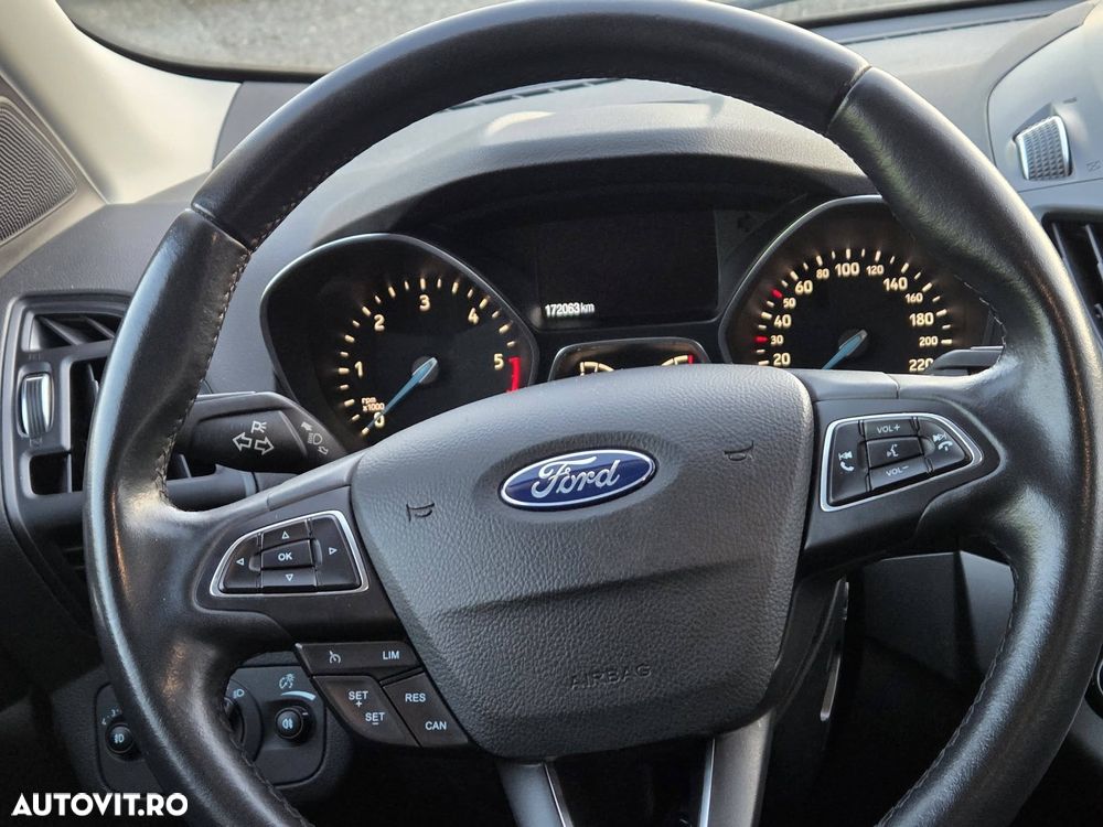 Ford Kuga 1.5 TDCi 2x4 Business Edition - 23