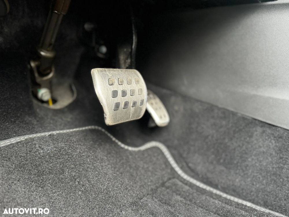 Renault Arkana E-TECH Hybrid RS Line - 26