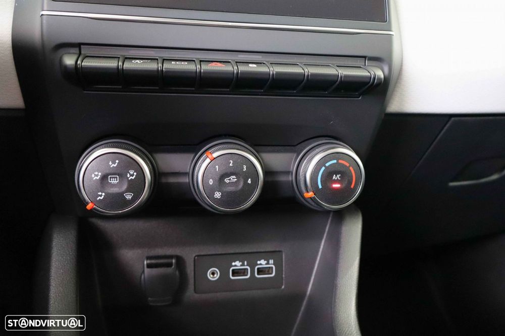 Renault Clio - 21