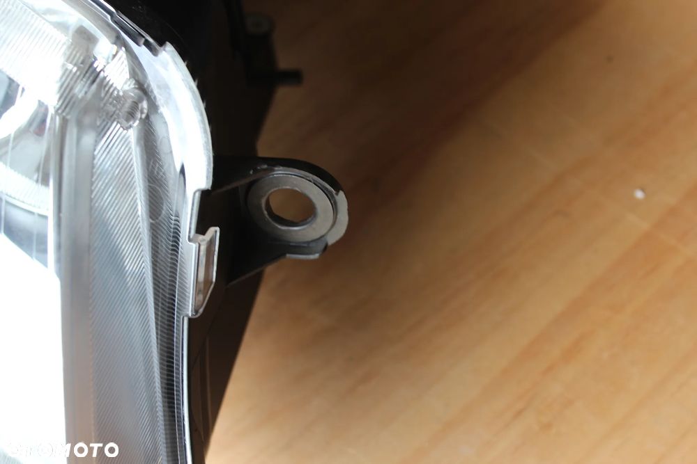 LAMPA PRZEDNIA PRAWA AUDI A6 C6 1EE008880-02 4F0941004 2007 EU - 9