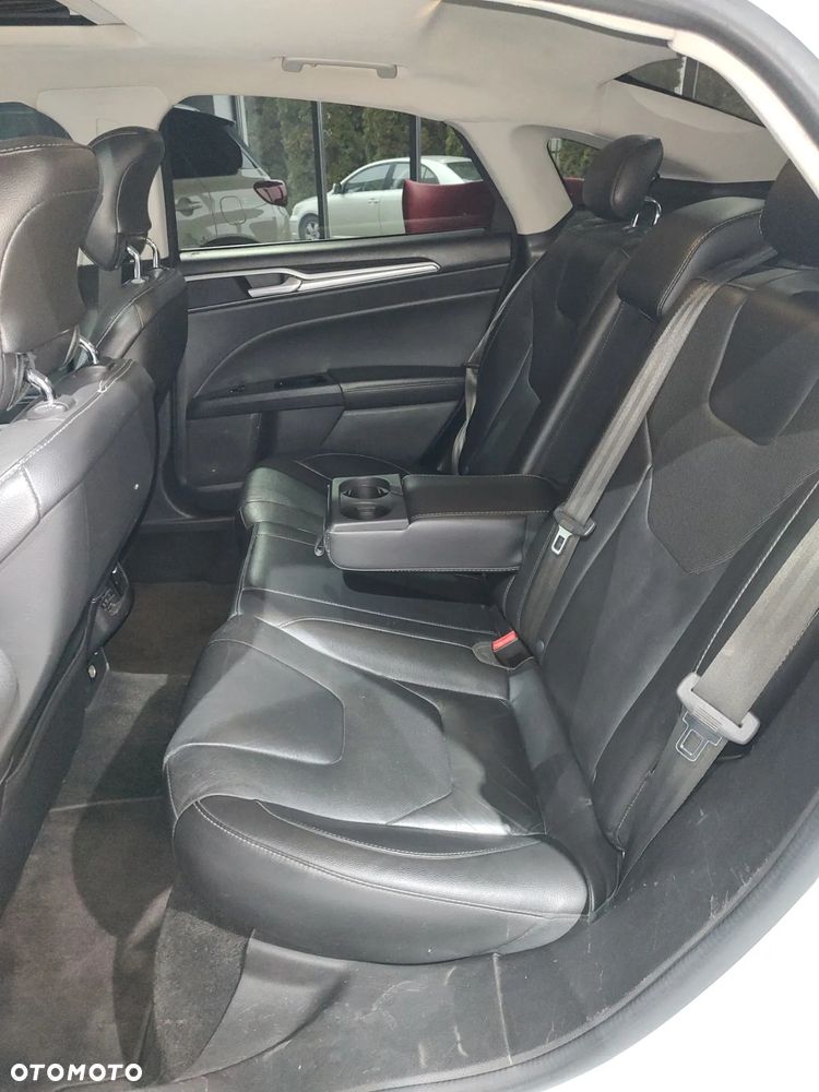 Ford Fusion - 23