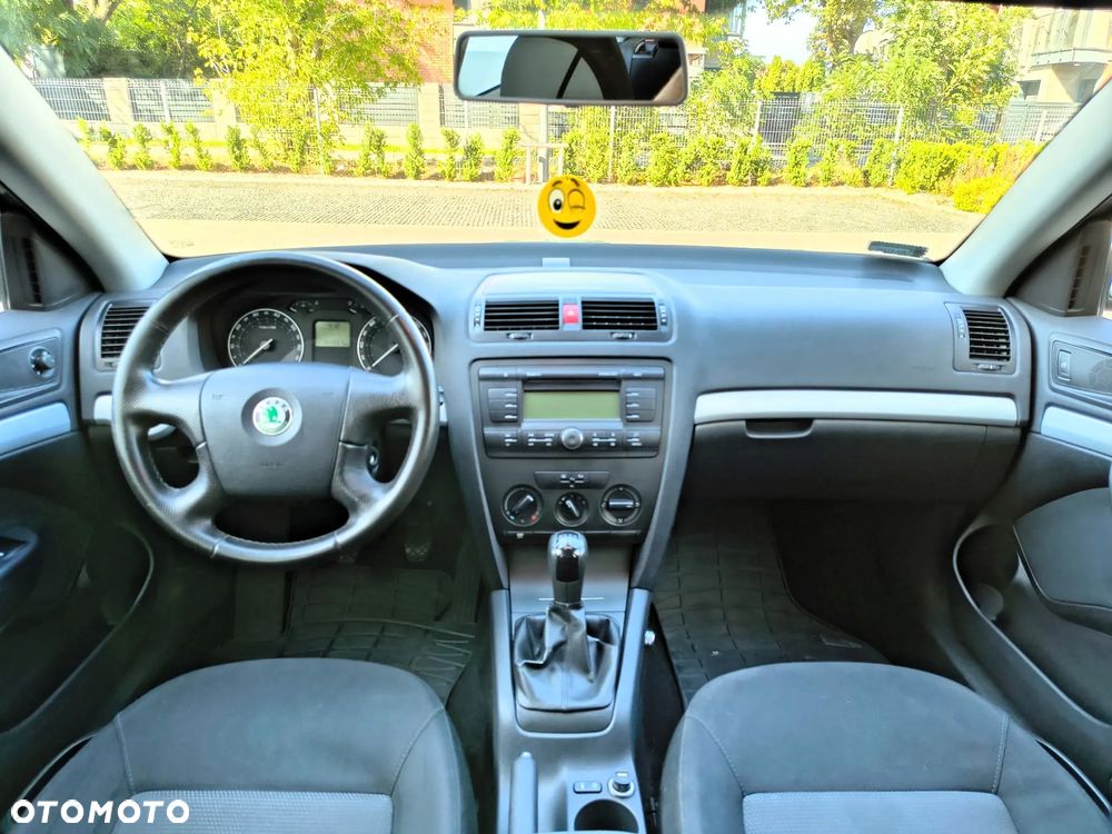Skoda Octavia 1.6 FSI Ambiente - 7