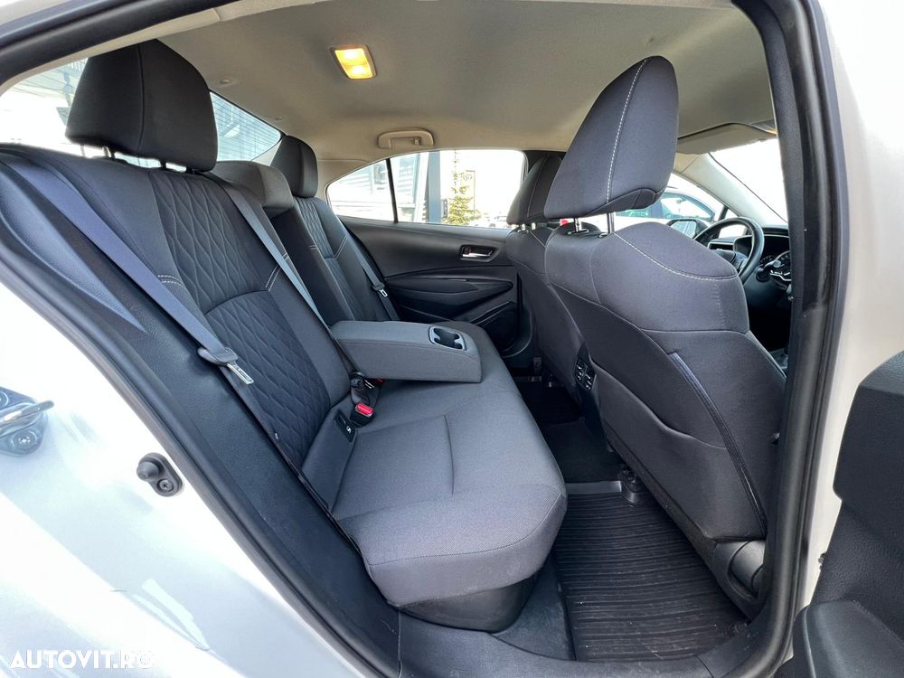 Toyota Corolla 1.8 HSD Business - 15