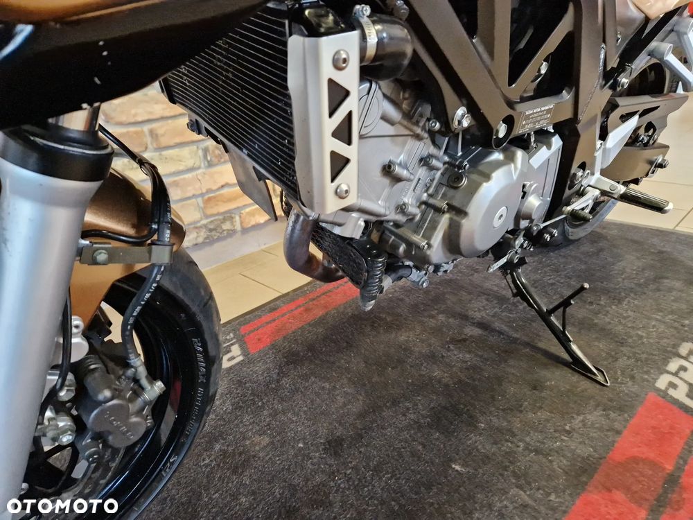 Suzuki SV - 17