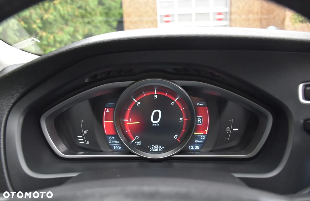 Volvo V40 D2 Momentum - 24