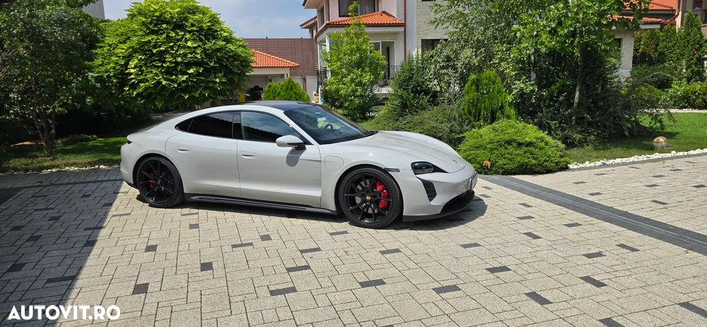 Porsche Taycan - 4