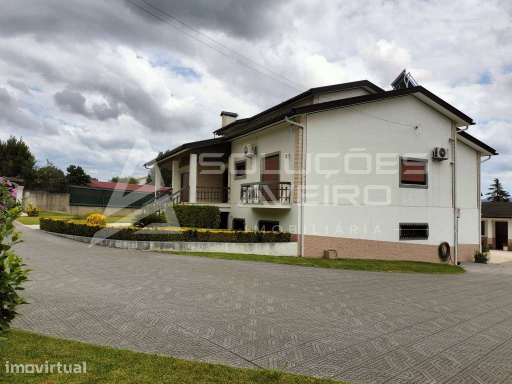 Moradia T4 com Piscina - Grande imagem: 2/60