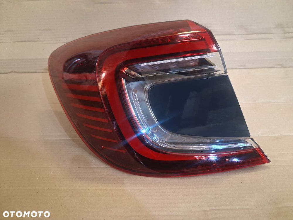 Lampa tył RENAULT CAPTUR II lewa  OE - 1