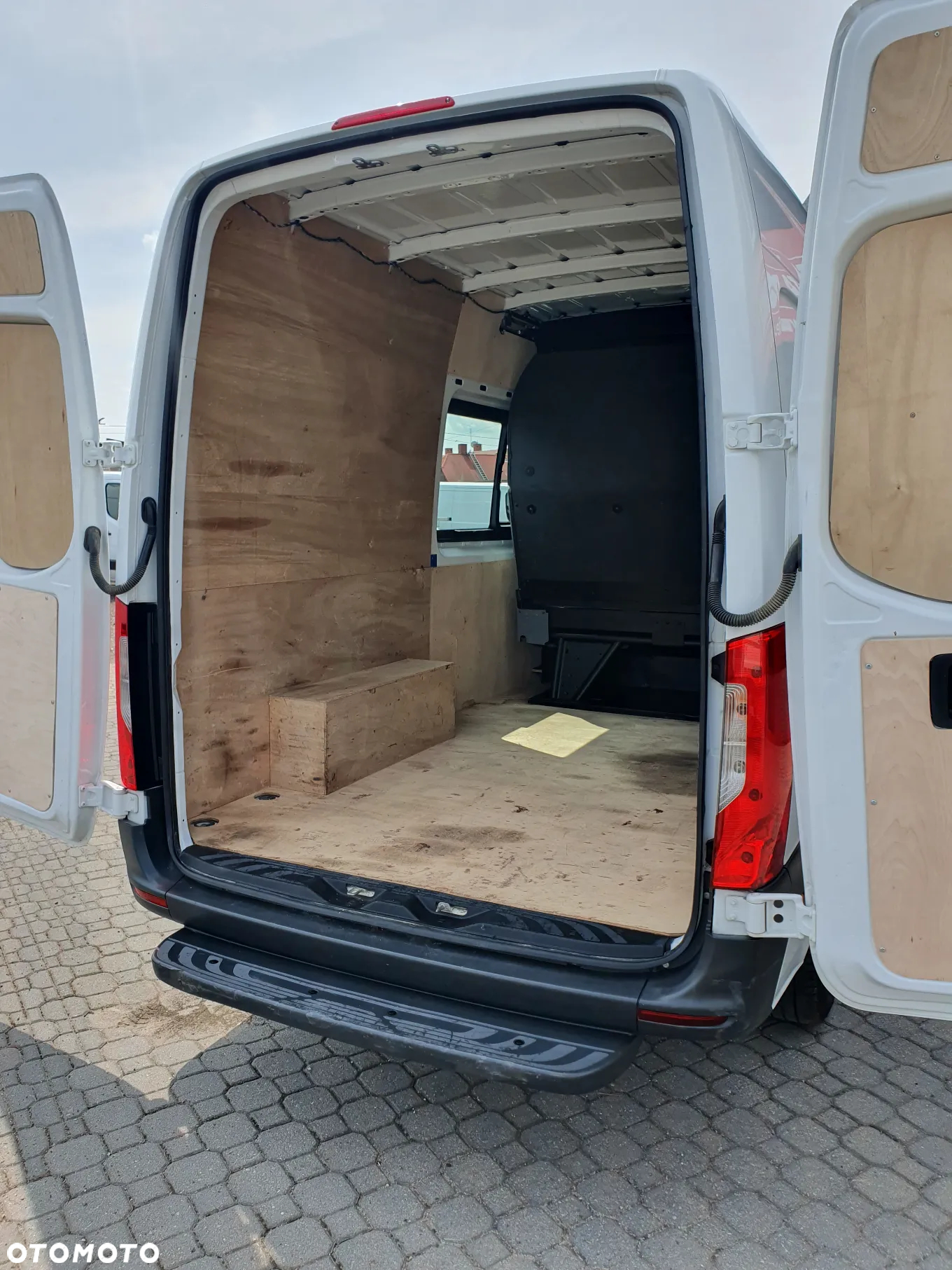 Mercedes-Benz SPRINTER - 8