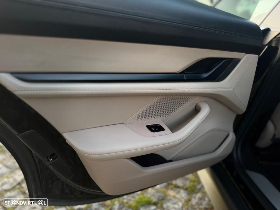 Porsche Taycan 4S - 23