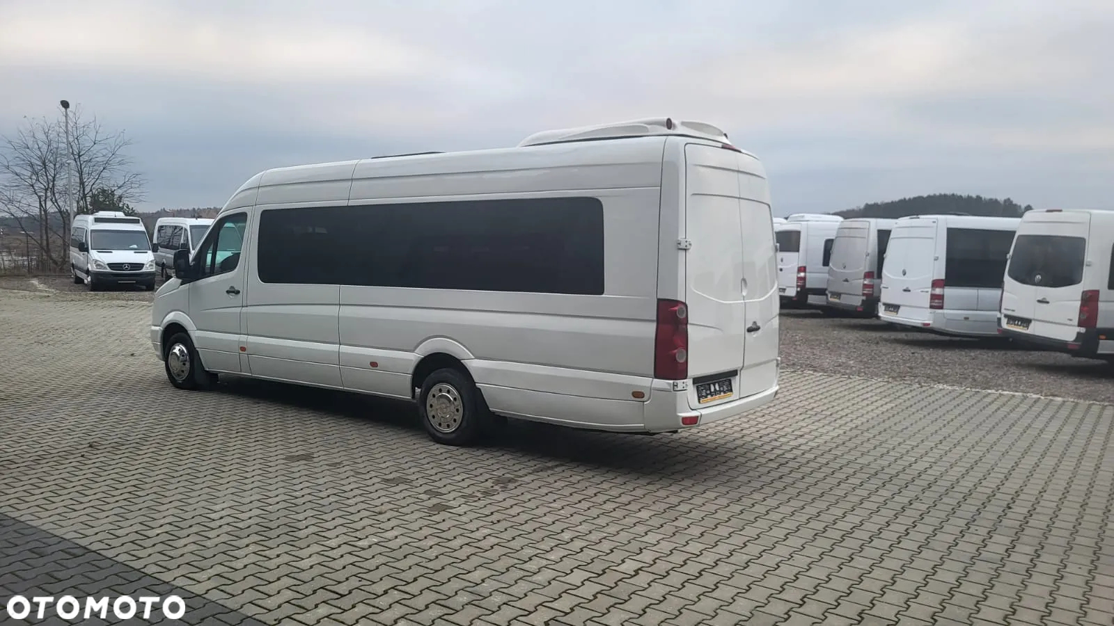 Volkswagen Crafter - 24 miejsca - TURYSTYCZNY - 10