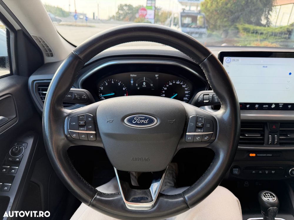 Ford Focus - 23