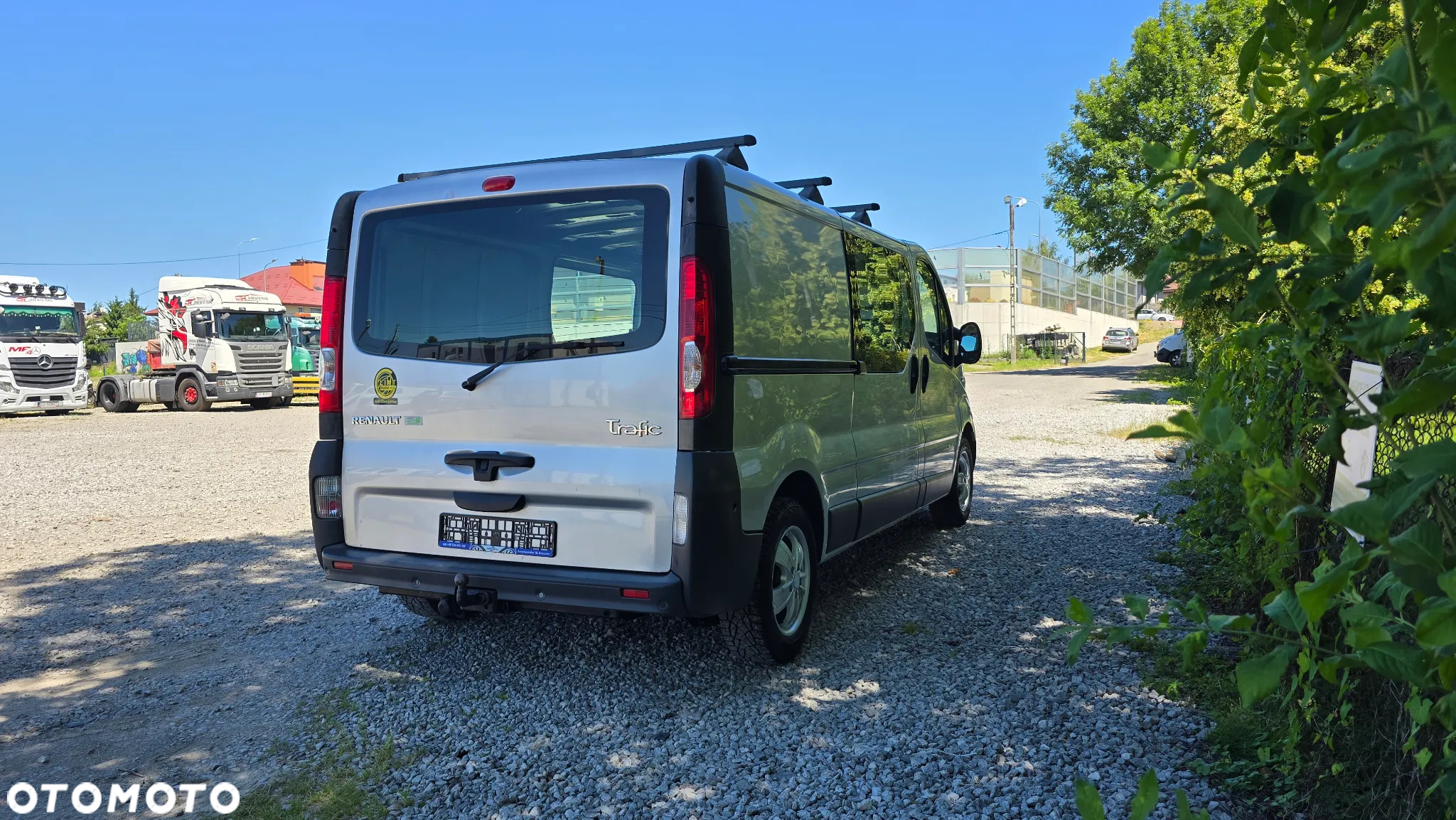 Renault Trafic 2.0 dCi 115 Combi L2H1 - 11