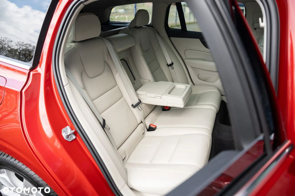 Volvo V60 D3 Drive-E Momentum - 35