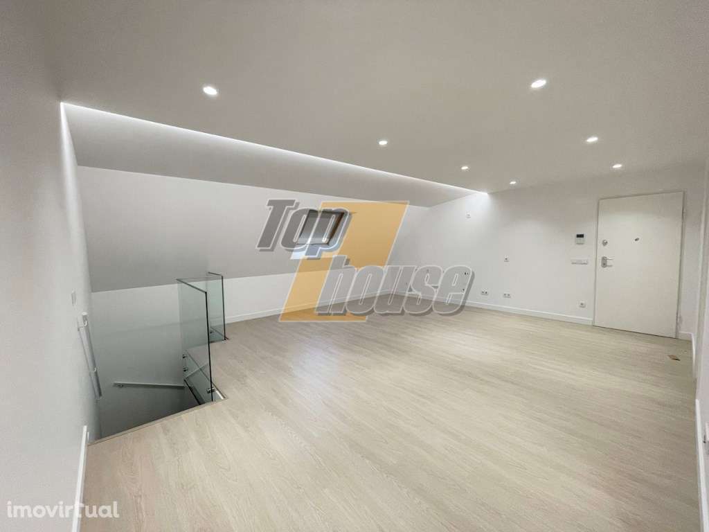Apartamento T5 Duplex novo com parqueamento - Costa de Caparica - Grande imagem: 4/35