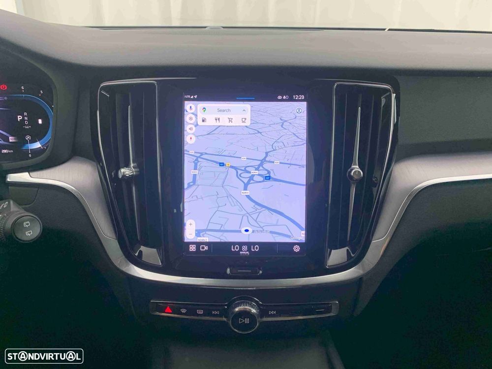 Volvo V60 2.0 B4 Essential Auto - 9