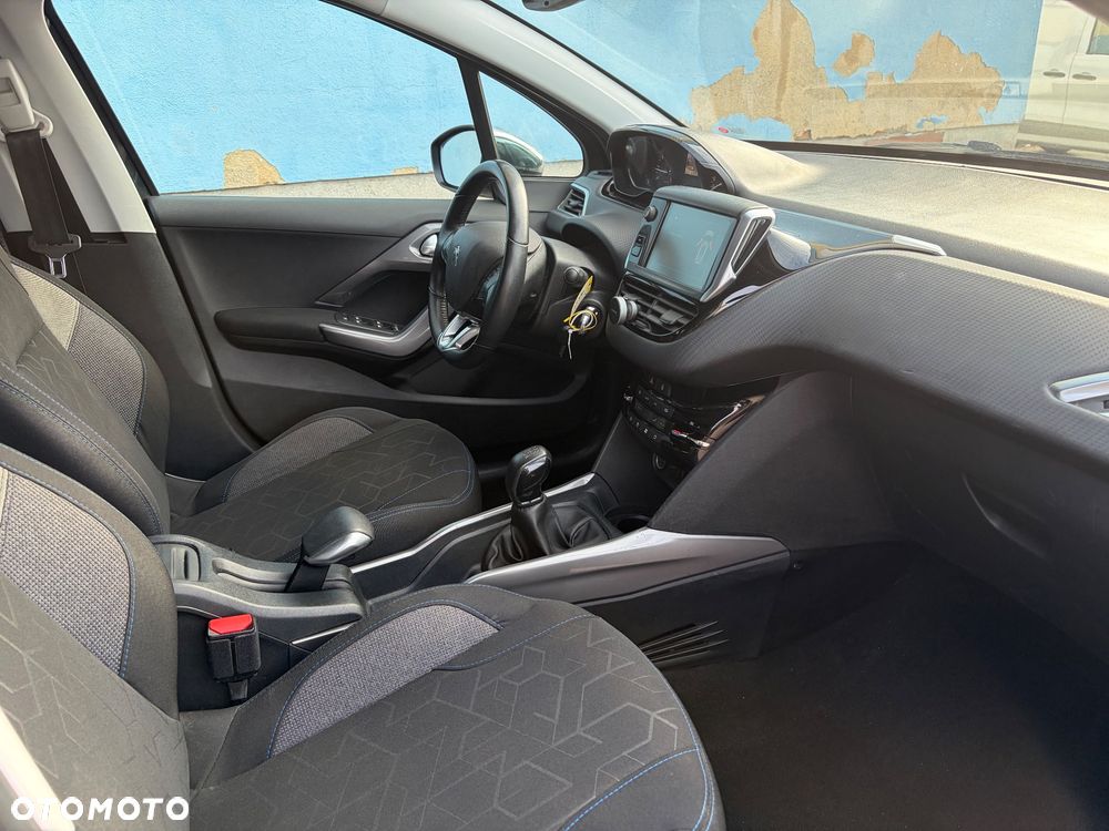 Peugeot 2008 PureTech 82 Style - 16