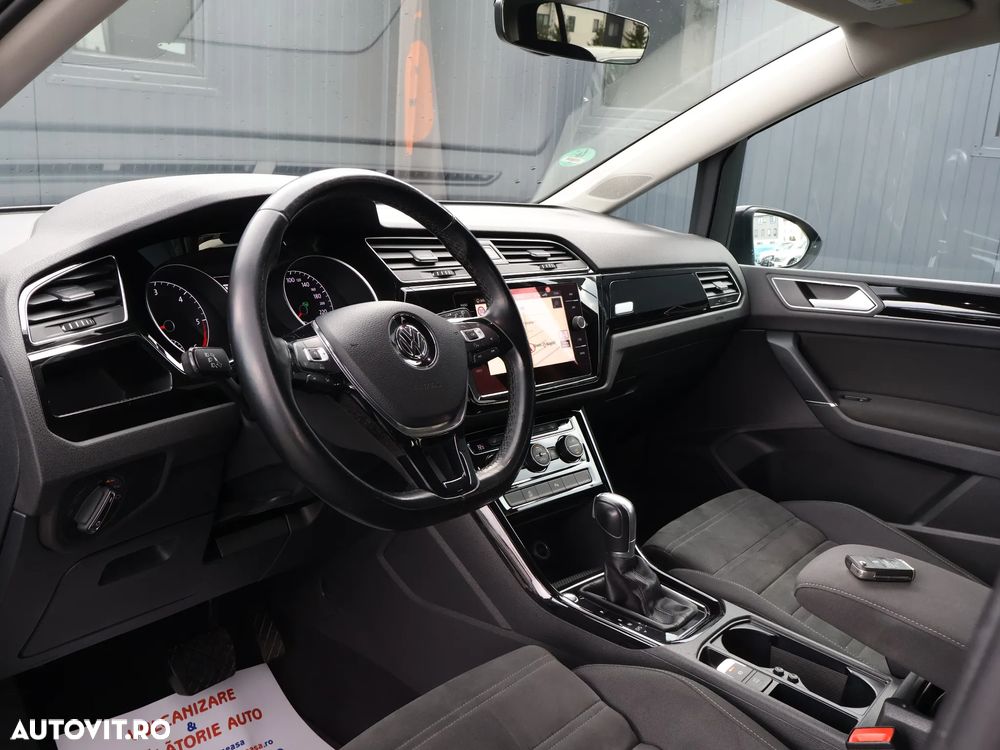 Volkswagen Touran 2.0 TDI DSG Highline - 13