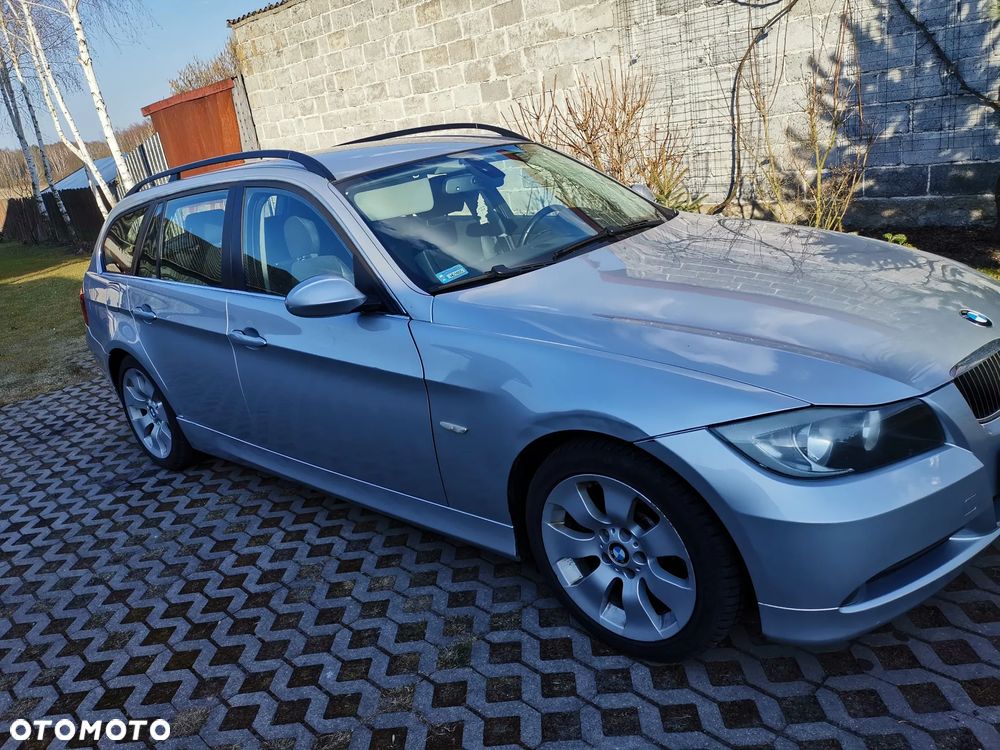 BMW Seria 3 325i - 2