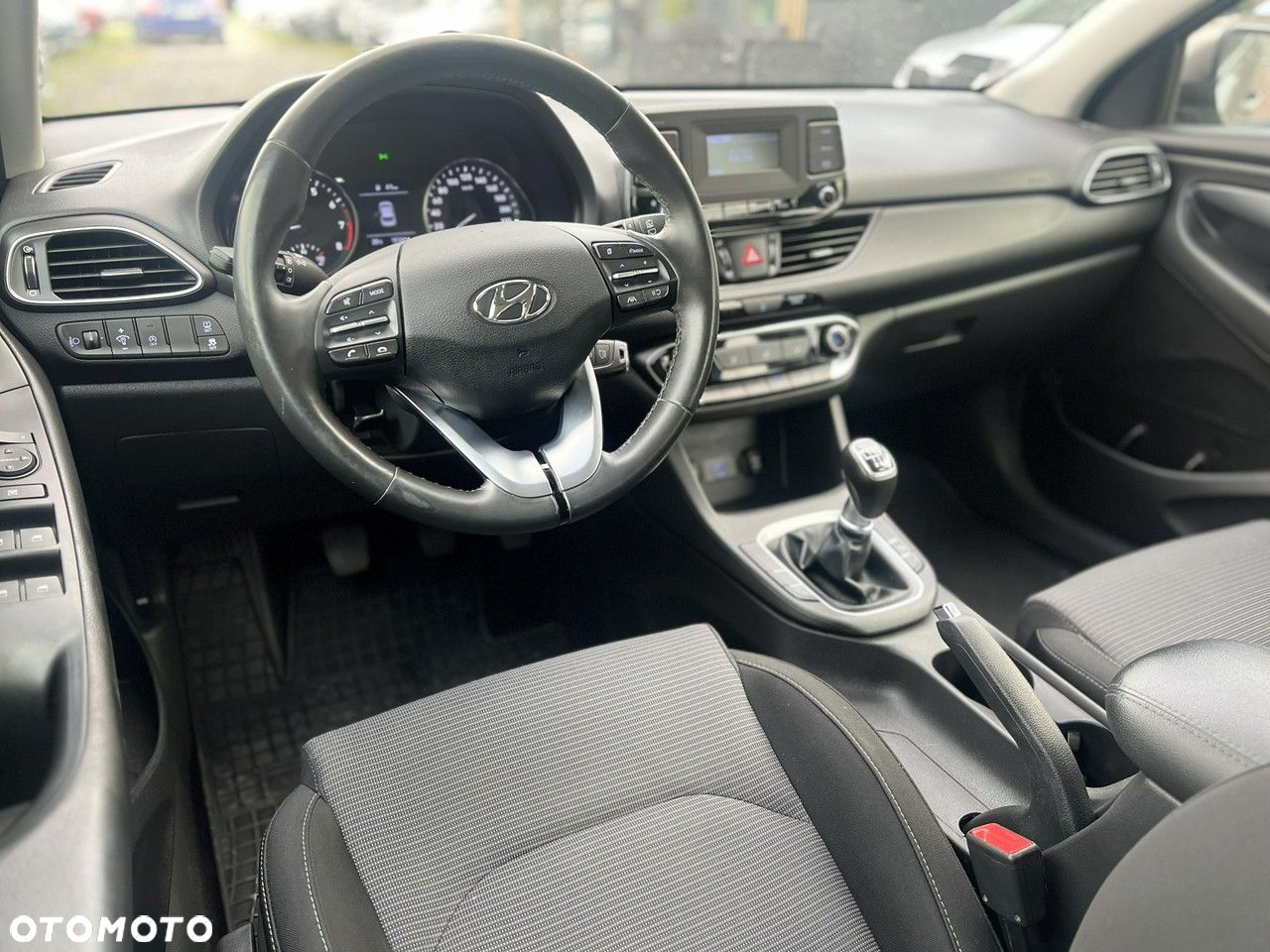 Hyundai i30 1.5 DPI Classic + - 7