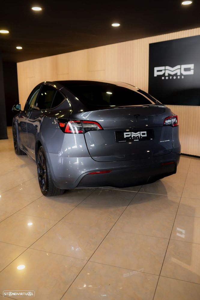 Tesla Model Y Long Range Dual Motor AWD - 16