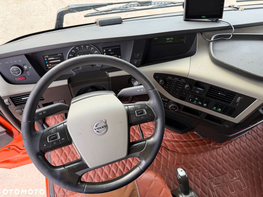 Volvo FH 500 / 3 SZTUKI / HYDRAULIKA + 2 ZBIORNIKI PALIWOWE / GLOBETROTTER / EURO 6 / LODÓWKA / DŁUGA RAMA / DOSTĘPNE 3 SZTUKI !! - 29