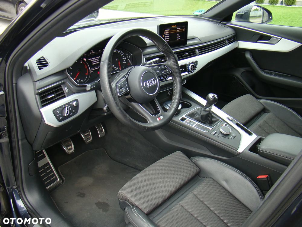 Audi A4 Limousine 40 TFSI design - 26