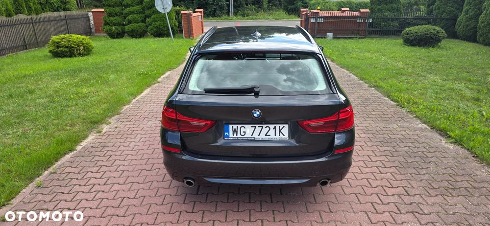 BMW Seria 5 530d xDrive - 7