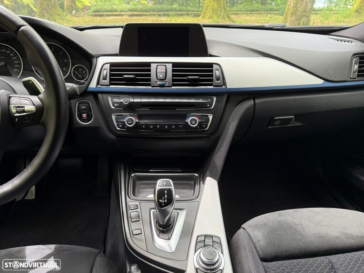 BMW 320 d Auto Pack M - 19