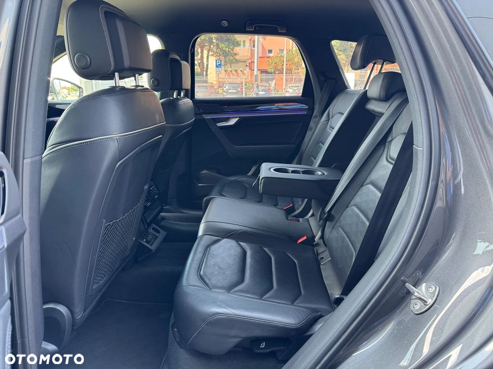 Volkswagen Touareg 3.0 V6 TDI SCR 4Mot R-Line - 13