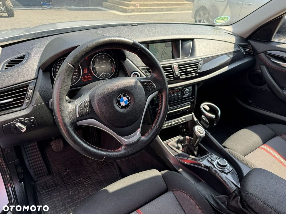 BMW X1 sDrive18d Sport Line - 17