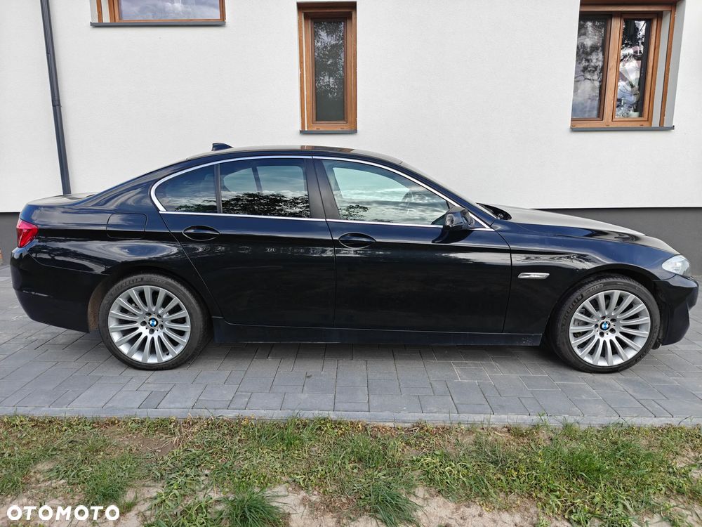 BMW Seria 5 520d xDrive Luxury Line - 1