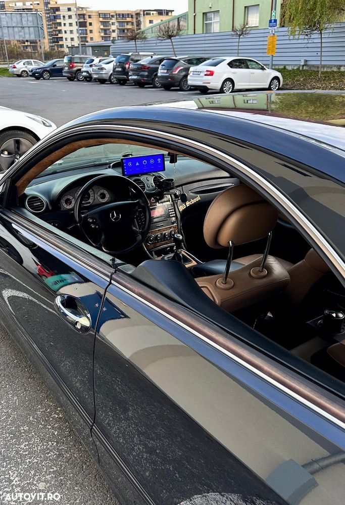 Mercedes-Benz CLK Coupe 220 CDI Avantgarde DPF Sport Edition - 7