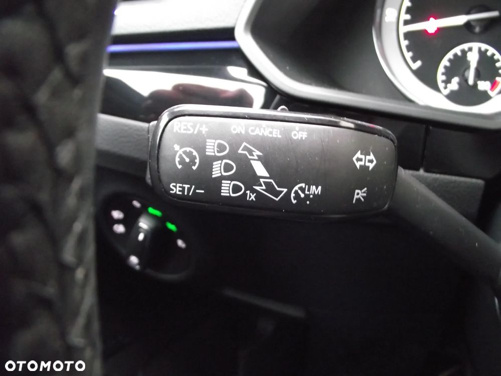 Skoda Superb 2.0 TDI L&K DSG - 38