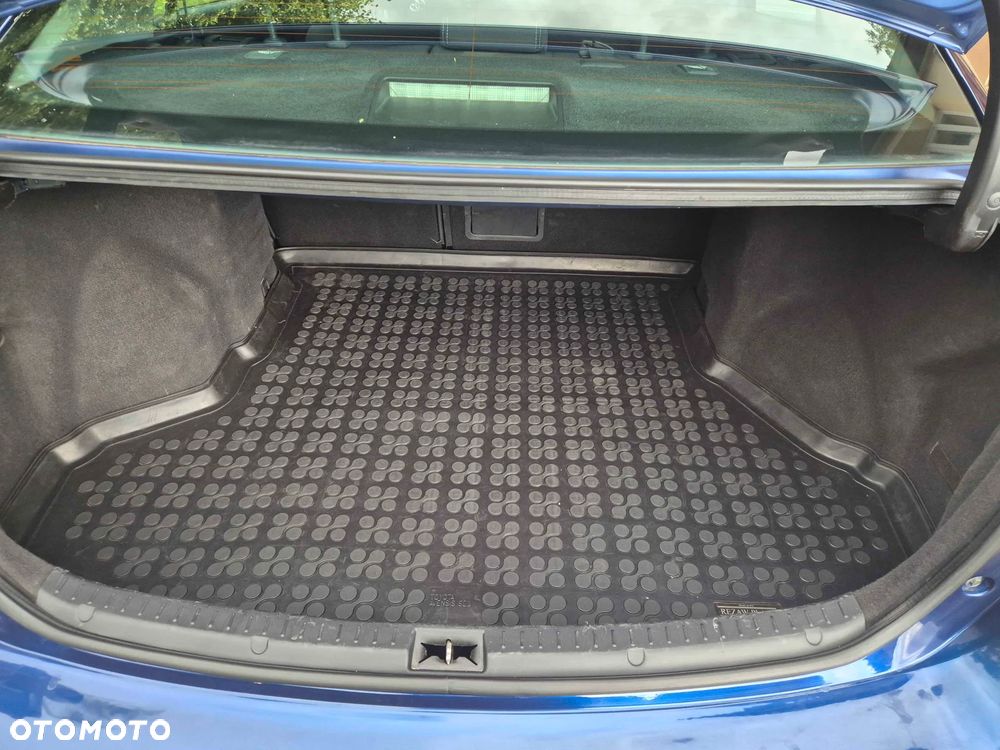 Toyota Avensis 2.0 D-4D Premium - 6