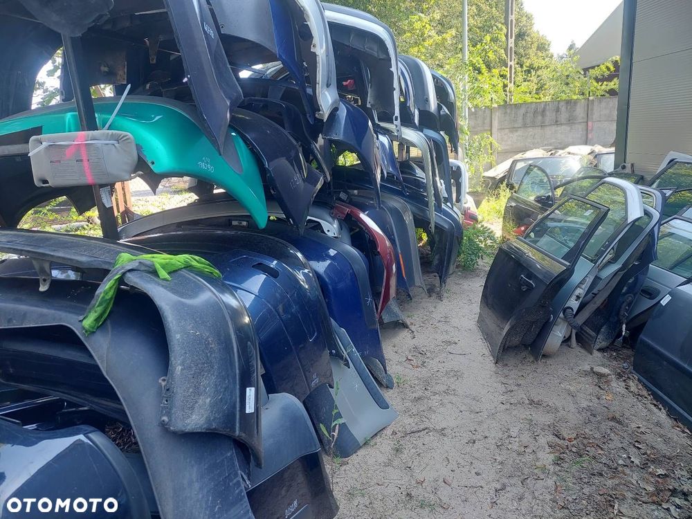 KOMPLETNY TYŁ KLAPA ZDERZAK LAMPY TOYOTA COROLLA E11 LIFT HB 3D 205 - 12