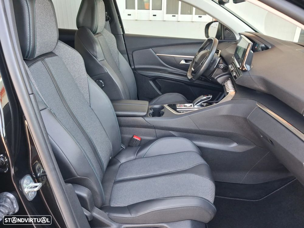 Peugeot 3008 225 e-EAT8 Allure Pack - 33