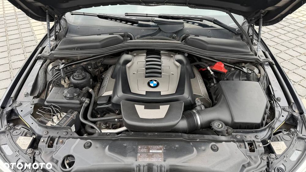 BMW Seria 5 550i - 7