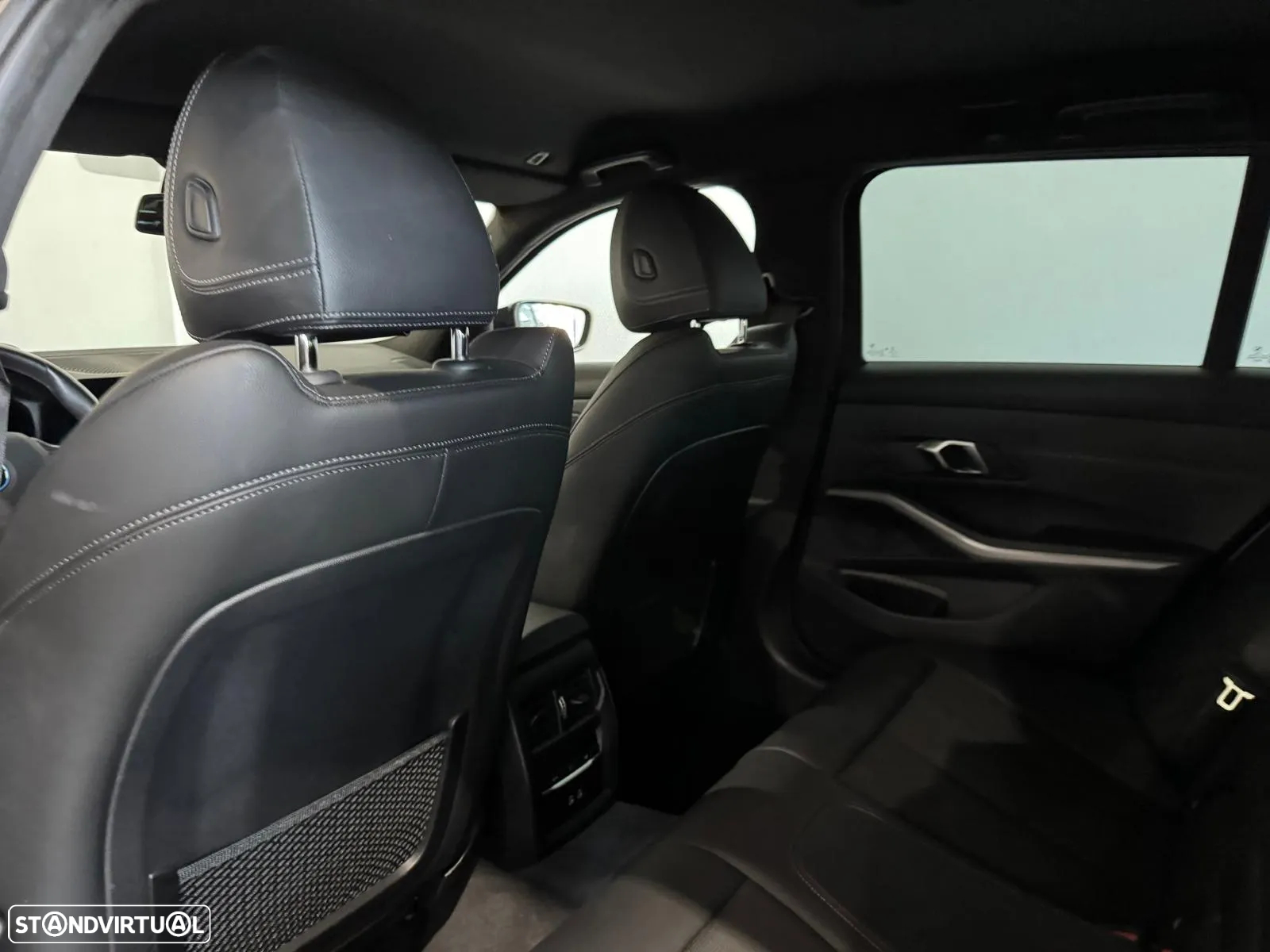 BMW 330 e Touring Pack M Auto - 19