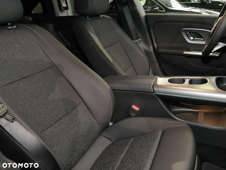 Mercedes-Benz CLA 200 mHEV 8G-DCT - 9