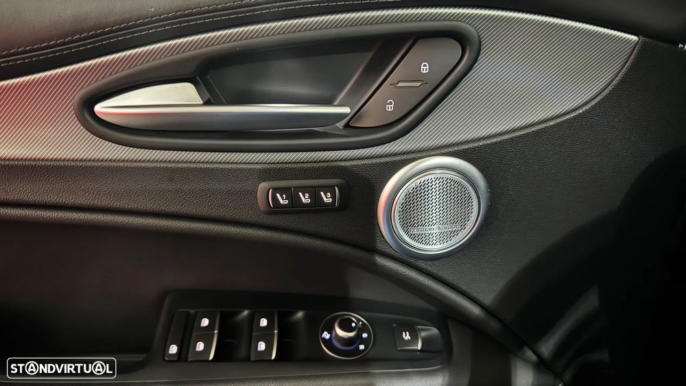 Alfa Romeo Stelvio 2.0 Turbo 16V AT8-Q4 Executive - 10