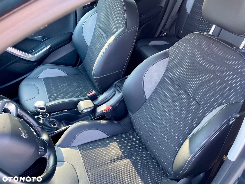 Peugeot 2008 PureTech 130 GPF Stop&Start Allure - 20
