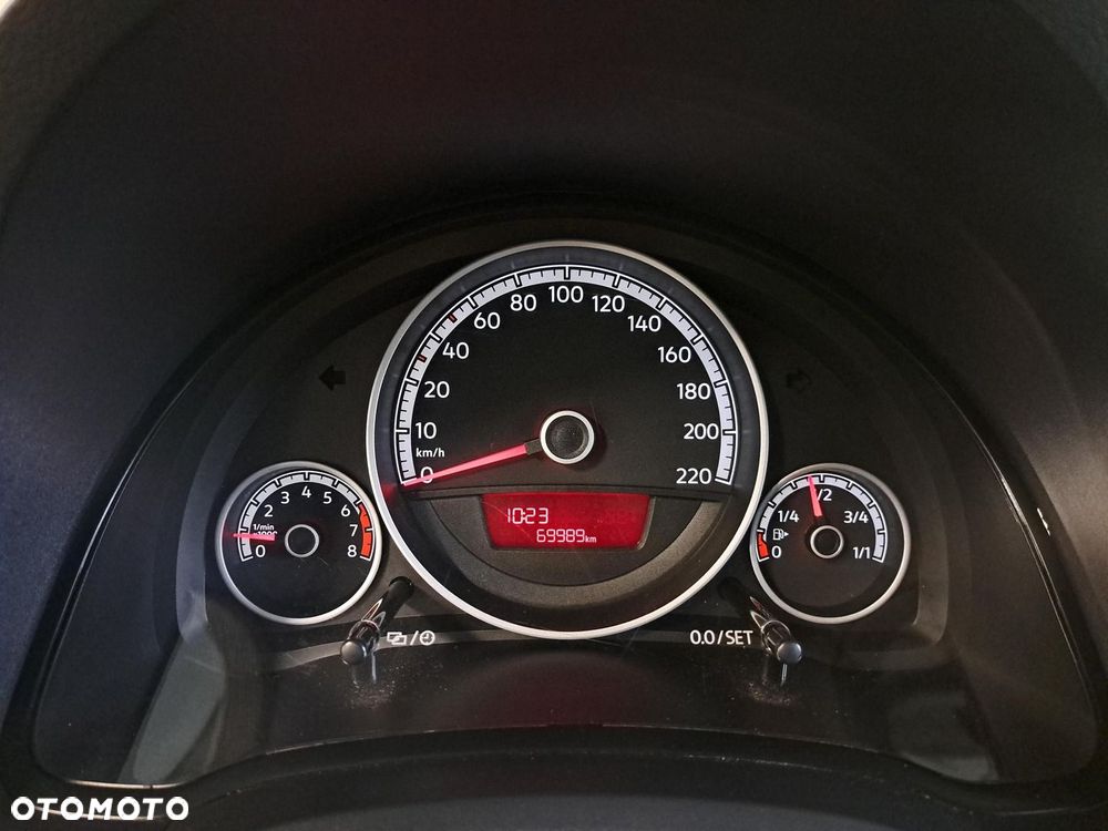 Volkswagen up! - 25