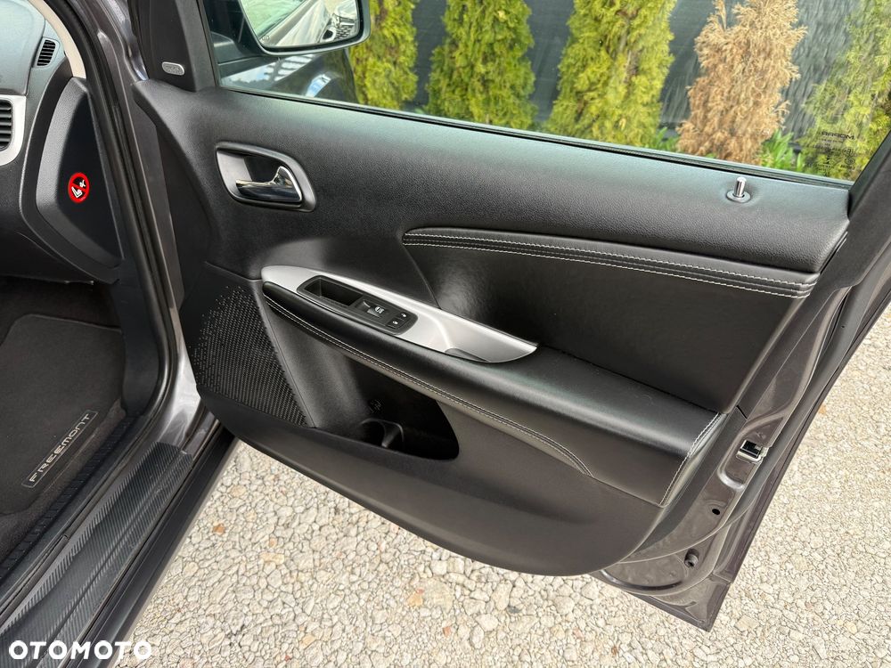 Fiat Freemont 2.0 Multijet 16V DPF Automatik Allrad Black Code - 28