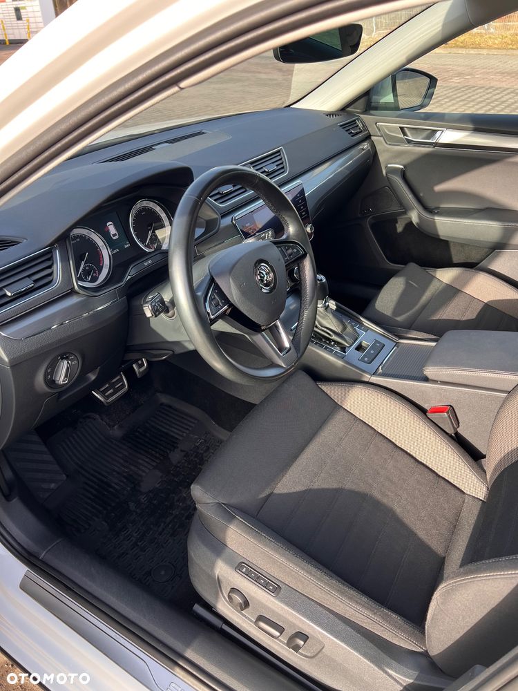 Skoda Superb 2.0 TDI 4x4 DSG Scout - 6