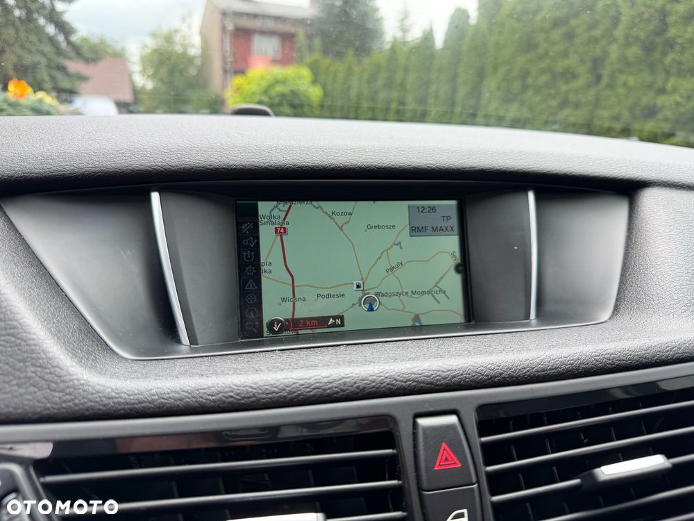 BMW X1 sDrive18d xLine - 29